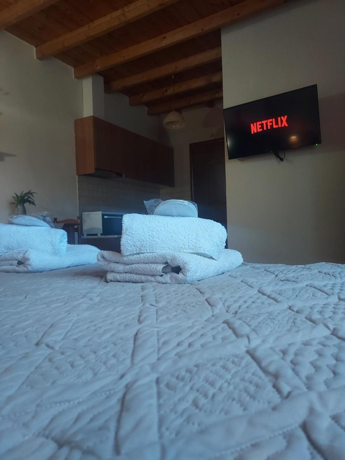 Guesthouse Platon Orma Ngoại thất bức ảnh