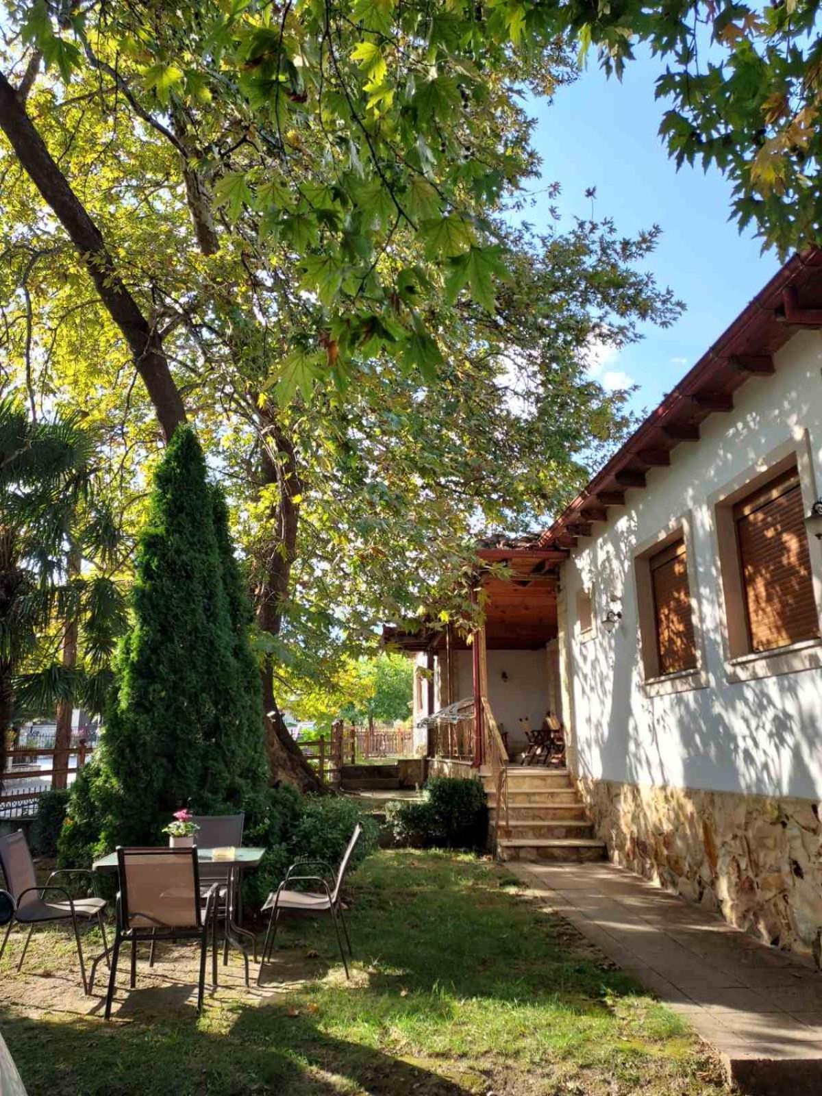 Guesthouse Platon Orma Ngoại thất bức ảnh