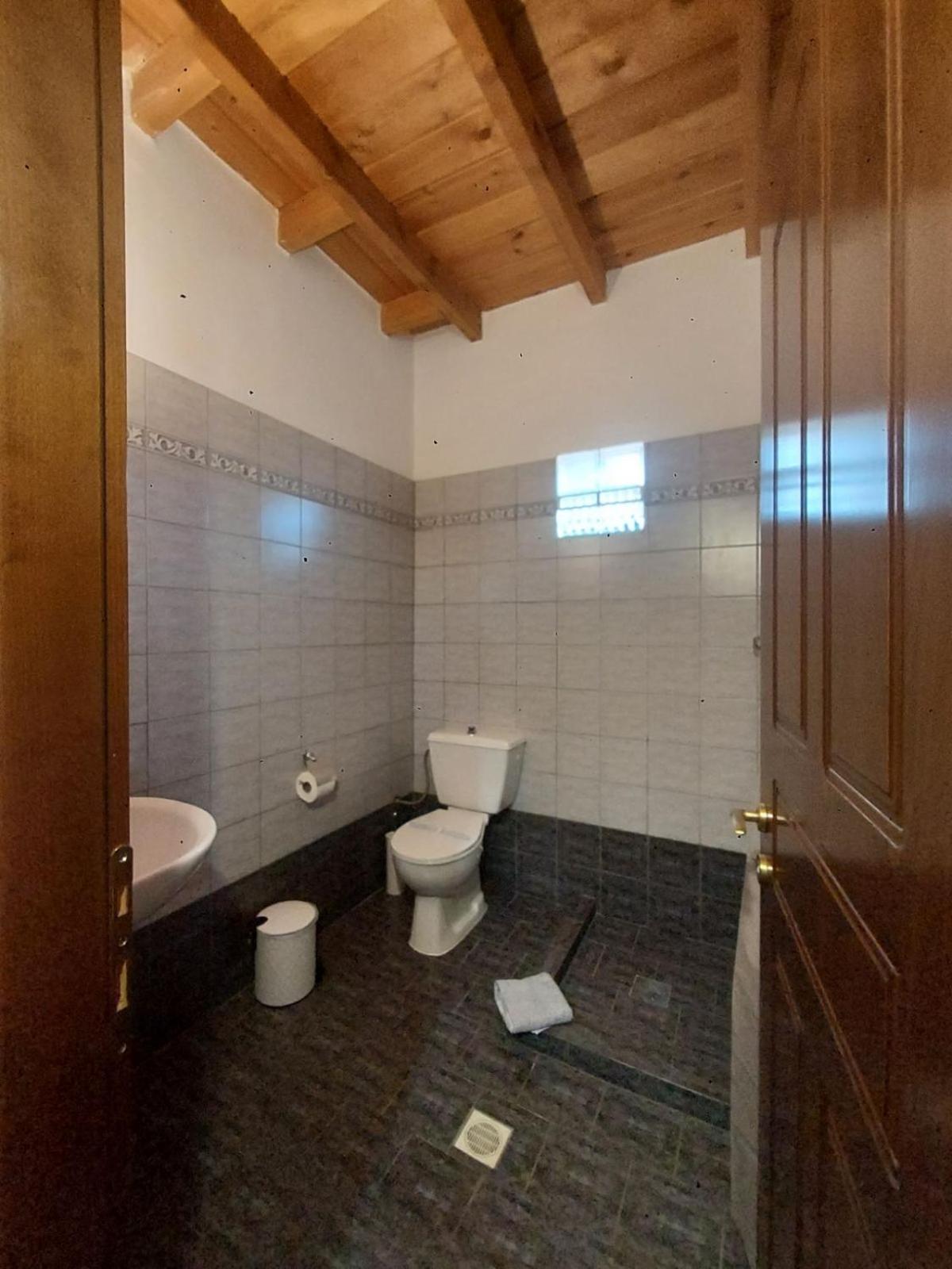 Guesthouse Platon Orma Ngoại thất bức ảnh