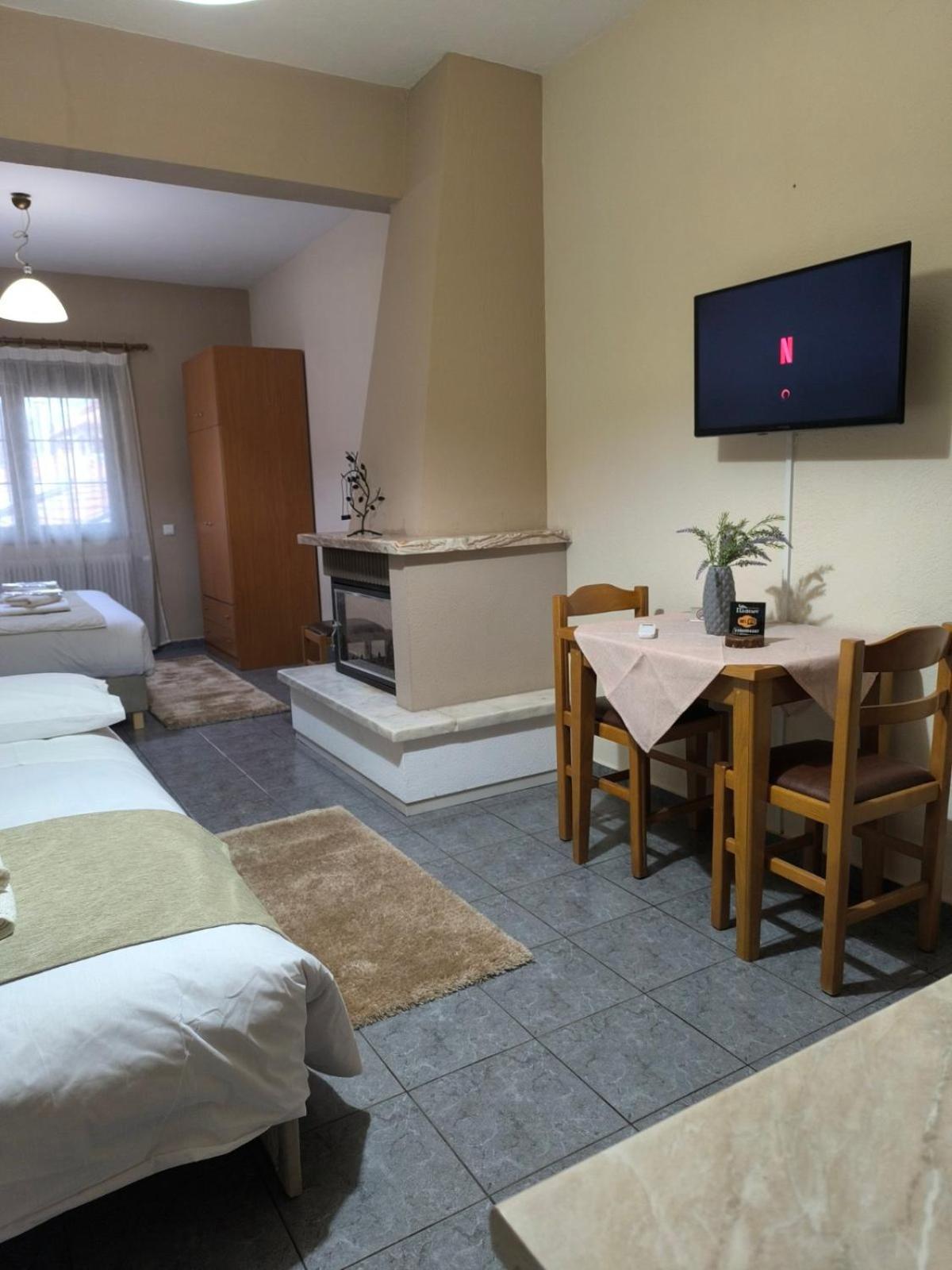 Guesthouse Platon Orma Ngoại thất bức ảnh