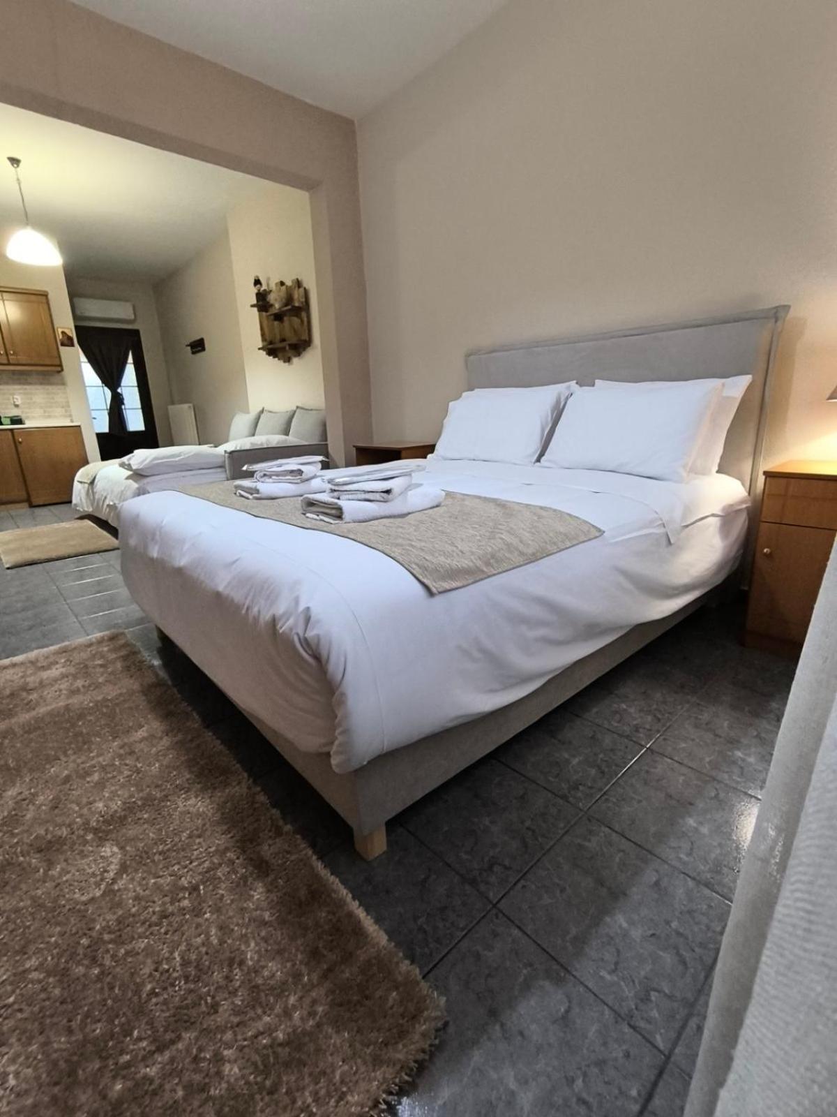 Guesthouse Platon Orma Ngoại thất bức ảnh