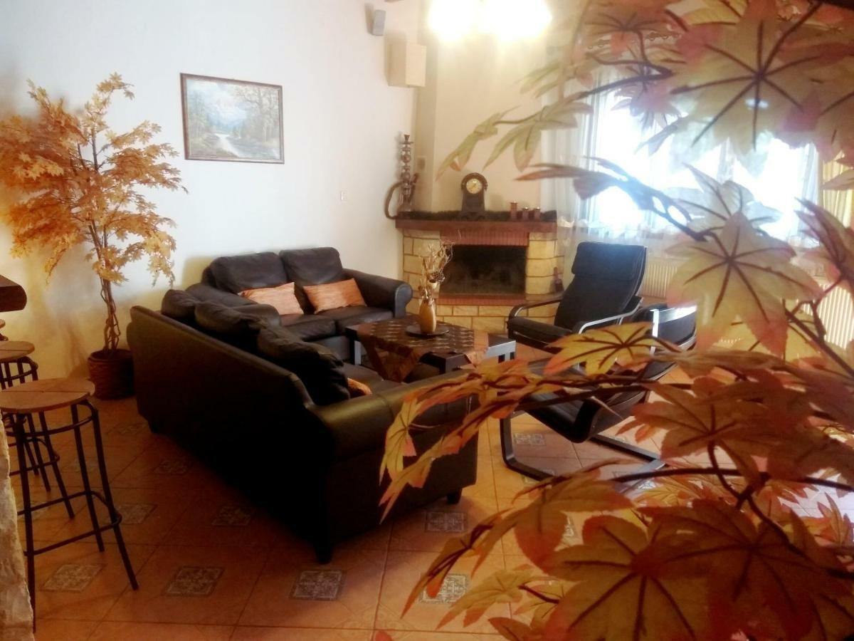 Guesthouse Platon Orma Ngoại thất bức ảnh