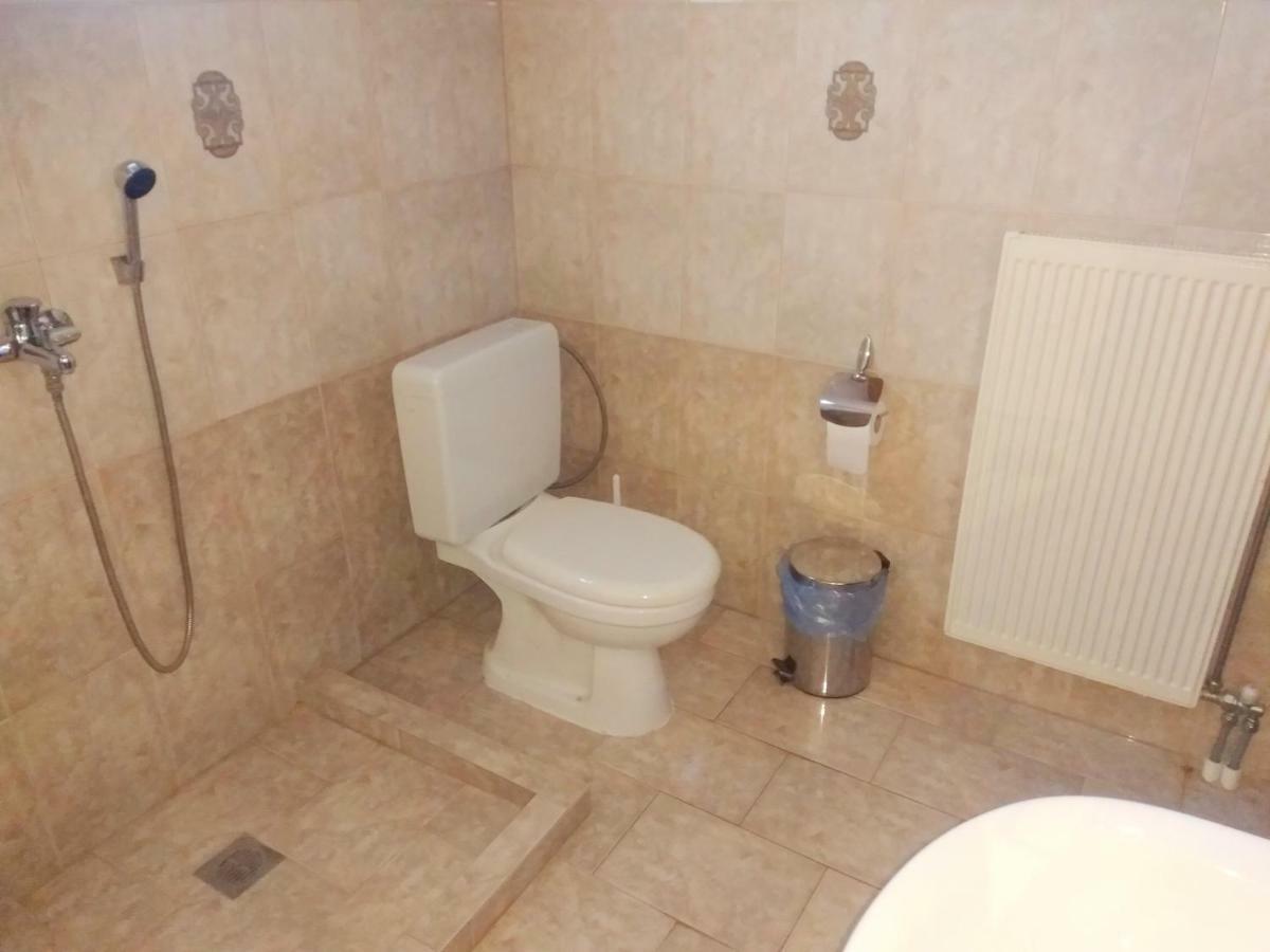 Guesthouse Platon Orma Ngoại thất bức ảnh